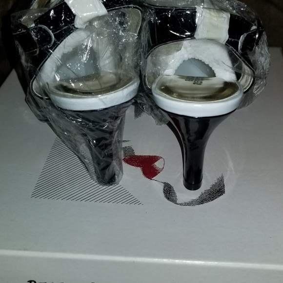 Beacon Reflections Blk/Red/White Pump - Picture 5 of 8